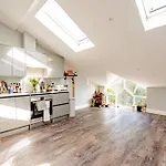Peaceful 2-Bed Flat In London