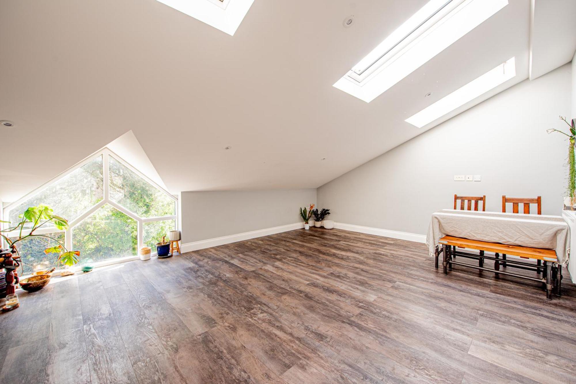 Peaceful 2-bed Flat In * Londra