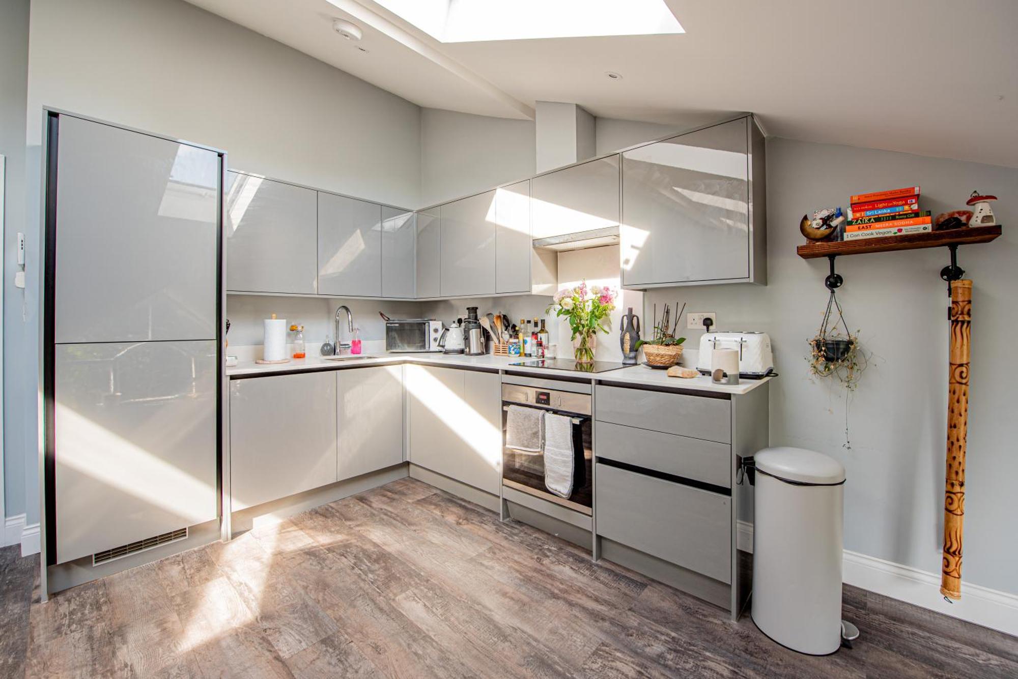 Peaceful 2-bed Flat In * Londra